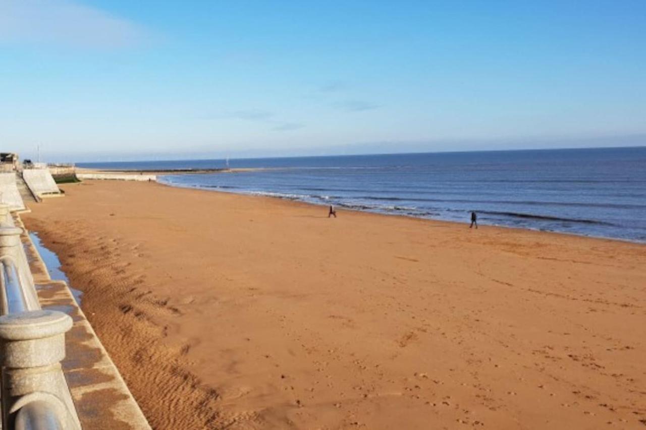 Vitamin Sea - Beachfront Apartment - Sleeps 4 Ramsgate Extérieur photo