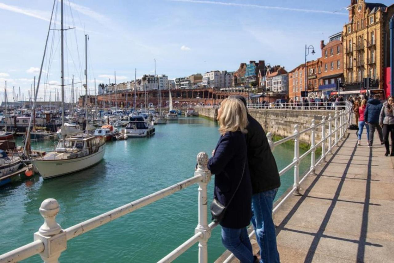 Vitamin Sea - Beachfront Apartment - Sleeps 4 Ramsgate Extérieur photo