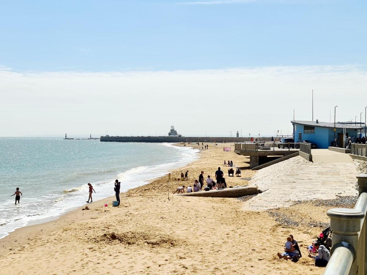 Vitamin Sea - Beachfront Apartment - Sleeps 4 Ramsgate Extérieur photo